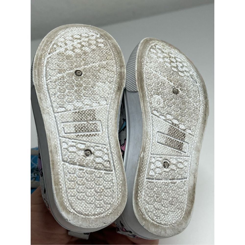 Set 2 pairs shoes for kids size 5,6 - Picture 6 of 7